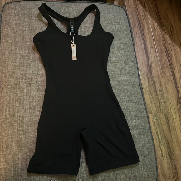 SKIMS Pants - Skims Mid Thigh Onesie